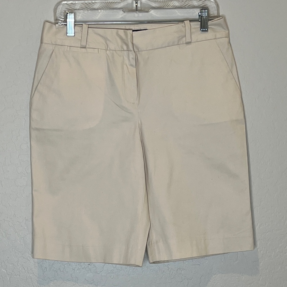 Talbots Women's Cream Bermuda Shorts size 4 - Picture 1 of 10